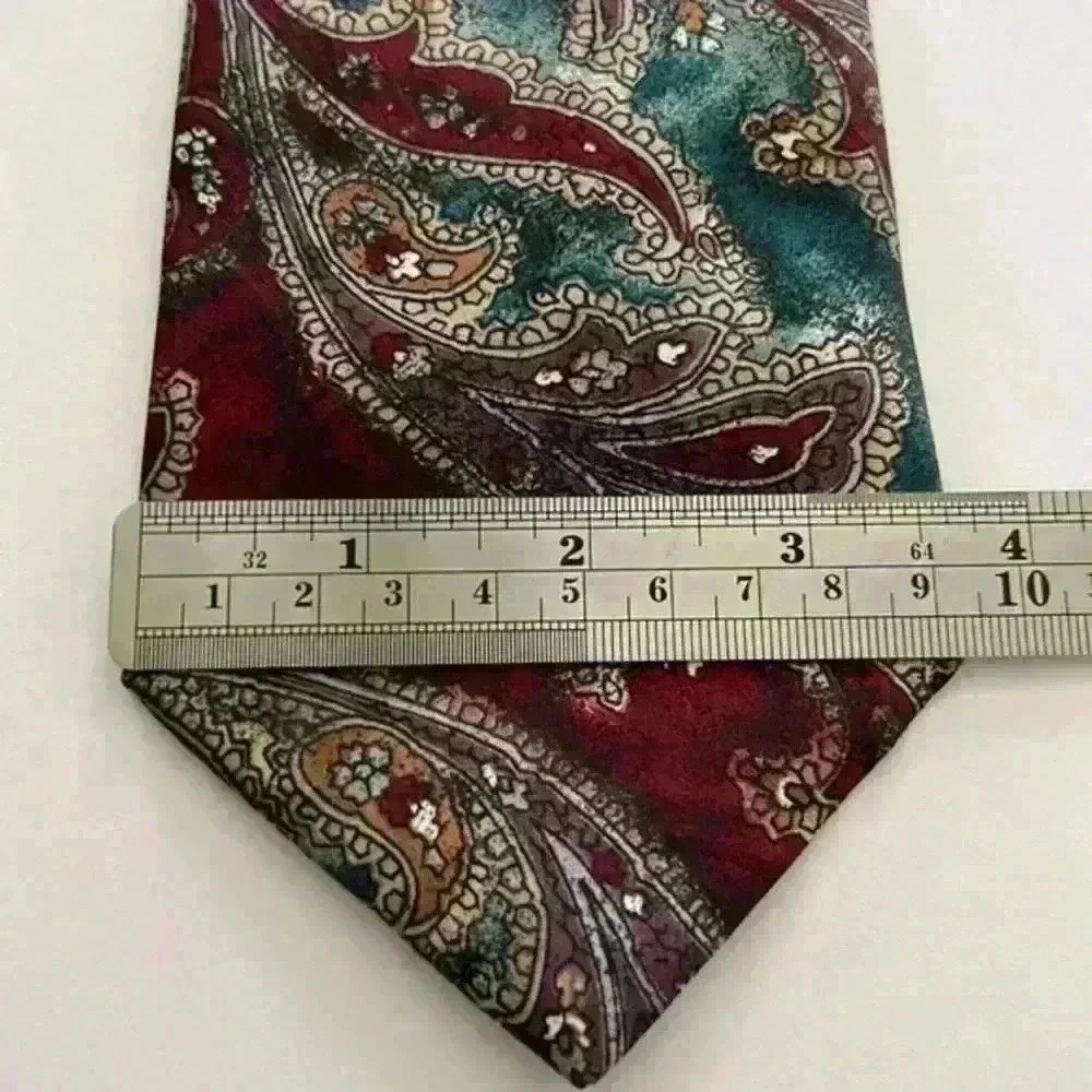 Camden Court tie‎